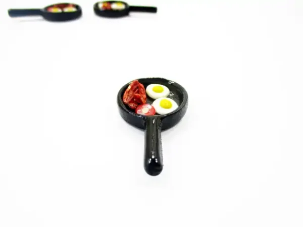 Dollhouse Miniatures Frying Pan Egg Bacon Cooking Kitchen Preparation 13689 - Image 4