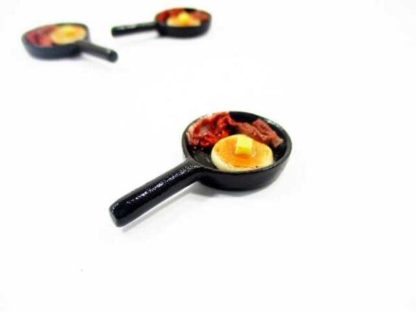 Dollhouse Miniatures Frying Pan Egg Bacon Cooking Kitchen Preparation 13854