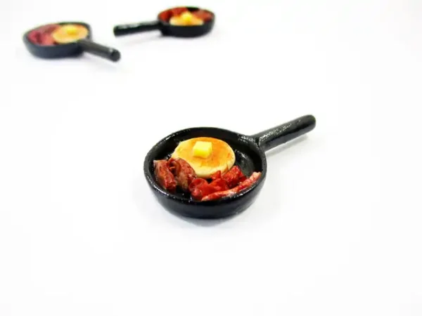 Dollhouse Miniatures Frying Pan Egg Bacon Cooking Kitchen Preparation 13854 - Image 3