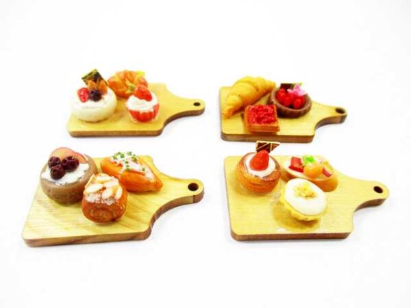 Dollhouse Miniature Food Bakery Bread Cake Cupcake Dessert On Wooden Board 16832