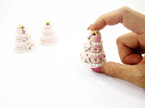 Doll House Miniature Food 3 Layer Wedding Cake Pink Mixed Flower Supply 7470 - Image 4
