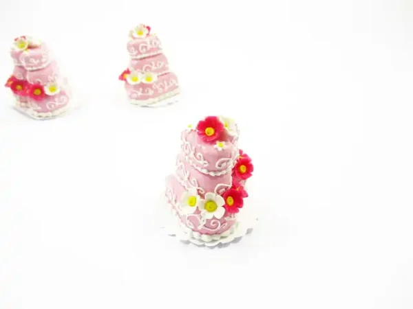 Dollhouse Miniature Food 3 Layer Wedding Valentine Pink Cake 7472 - Image 4