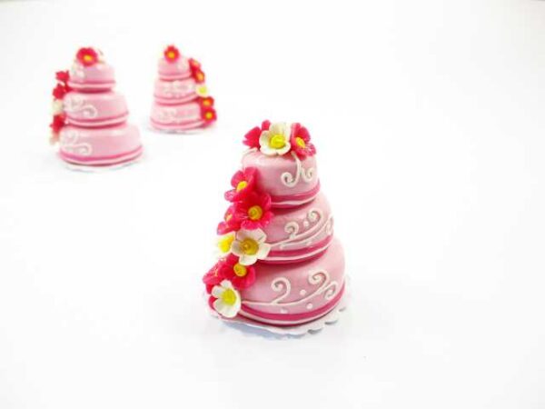 NEW Dolls House Miniature Food 3 Layer Wedding Cake Pink Flower Top Charms 7473