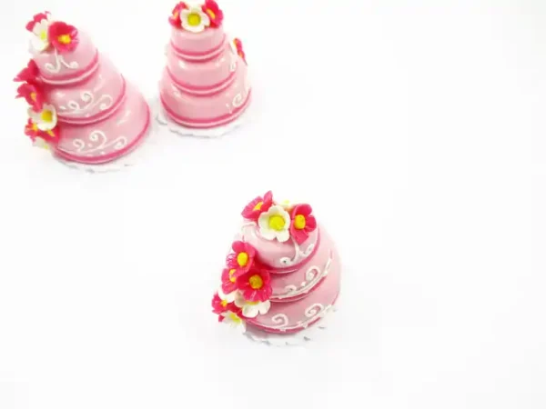 NEW Dolls House Miniature Food 3 Layer Wedding Cake Pink Flower Top Charms 7473 - Image 3