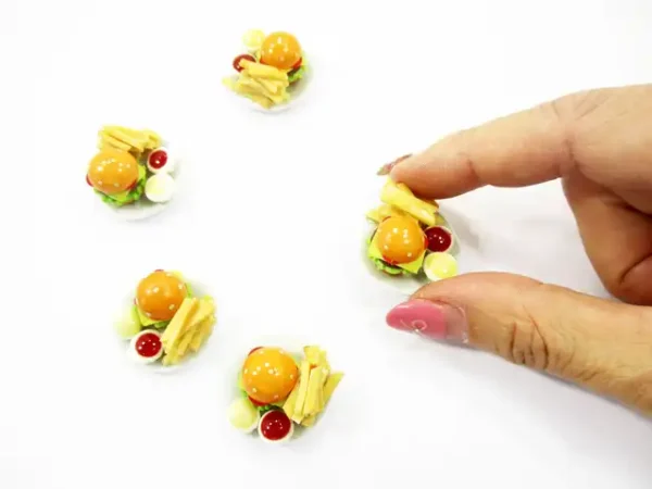 Dollhouse Miniatures Fast Food 5 Cheese Burgers French Fries 2.5cm Supply 13638 - Image 5