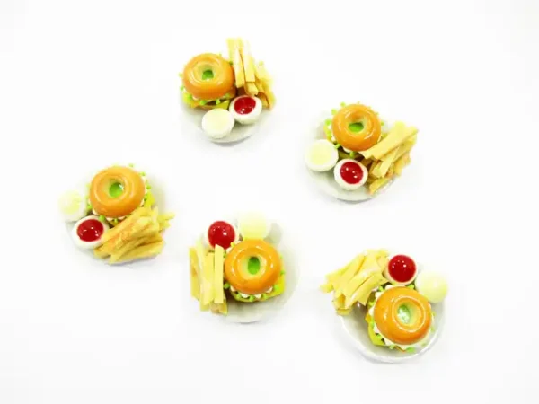 Dollhouse Miniatures Fast Food 5 Cheese Bagels French Fries 2.5cm Supply 13639 - Image 3