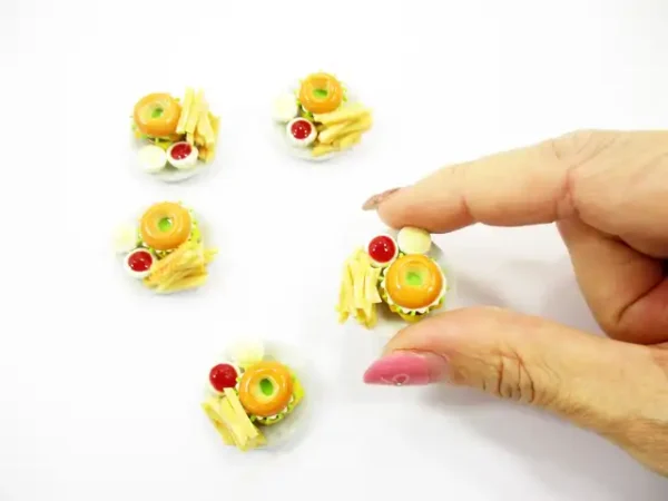 Dollhouse Miniatures Fast Food 5 Cheese Bagels French Fries 2.5cm Supply 13639 - Image 5