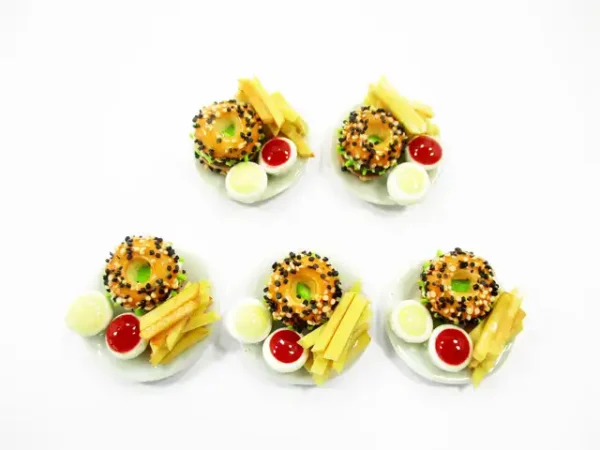 Dollhouse Miniatures Fast Food 5 Cheese Bagels French Fries 2.5cm Supply 13641 - Image 2