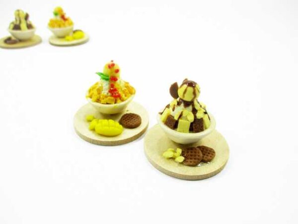 Dollhouse Miniature Food 2 Flavors Bingsu Korean Dessert Fruit Snowflake 13807