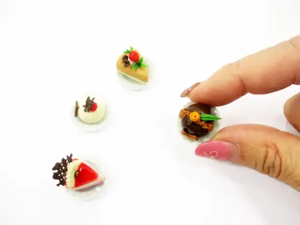 Dollhouse Miniatures Food 1:12 Mini Luxury Cake On Ceramic 4 Plates Supply 13930 - Image 6
