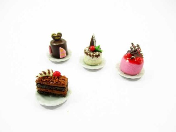 Dolls House Miniatures Food 1:12 Mini Luxury Cake Dessert Ceramic 4 Plates 13931