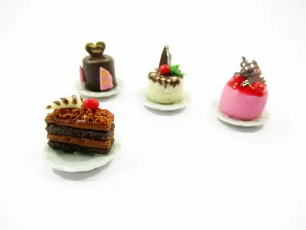 Dolls House Miniatures Food 1:12 Mini Luxury Cake Dessert Ceramic 4 Plates 13931 - Image 3