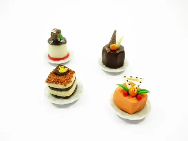 Dollhouse Miniatures Food 1:12 Mini Luxury Cake On Ceramic 4 Plates Supply 13932 - Image 5