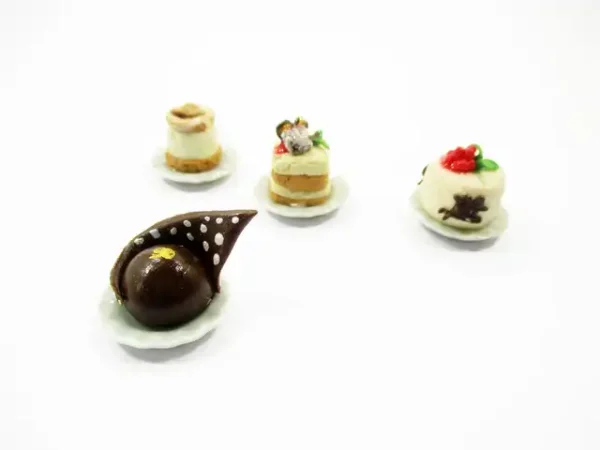Dollhouse Miniatures Food 1:12 Mini Luxury Cake On Ceramic 4 Plates Supply 13934 - Image 5