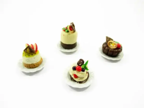 Dolls House Miniatures Food 1:12 Mini Luxury Cake Dessert Ceramic 4 Plates 13935 - Image 2