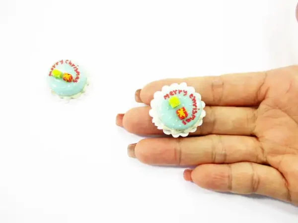 Dollhouse Miniature 1 Cake 2 cm Christmas Seasonal Dollhouse Food Supply 14925 - Image 5