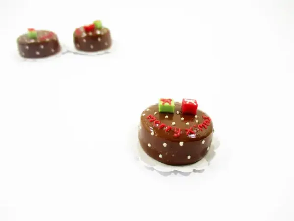 Dollhouse Miniature 1 Cake 2 cm Christmas Seasonal Dollhouse Food Supply 14941 - Image 3