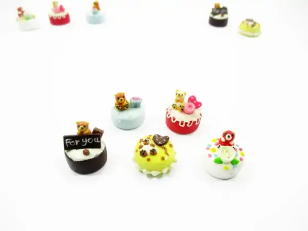 Dollhouse Miniature Food 1.5 cm 5 Mixed Tiny Bear Color Cake Dolls Bakery 15734 - Image 4