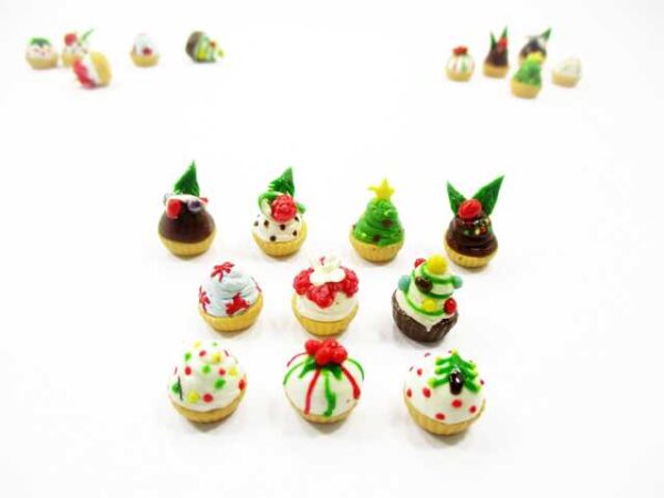 Dollhouse Miniature Food Christmas Seasonal Mixed 10 Cupcake Bakery Supply 16100