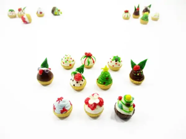 Dollhouse Miniature Food Christmas Seasonal Mixed 10 Cupcake Bakery Supply 16100 - Image 4