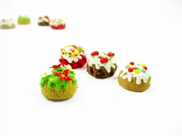 Dollhouse Miniature Food Mixed 5 Cake 1.5 cm Christmas Mini Cake 16104 - Image 2