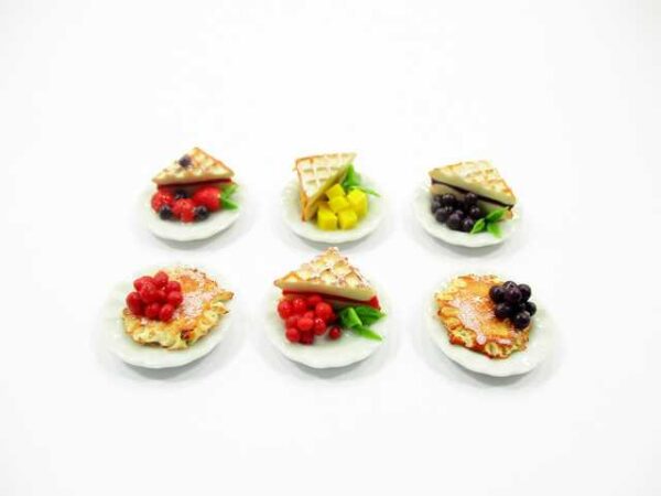 Dollhouse Miniature Food 6 Mixed Fruit Waffle Mini Pie Ceramic Plate 16173