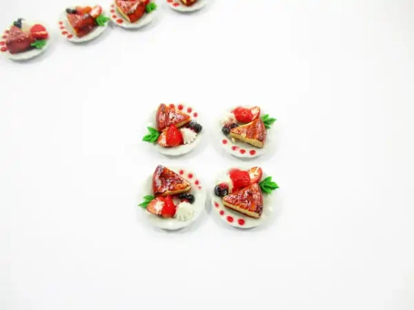 Dollhouse Miniature Food 4 Cheese Cake With Strawberry Dessert Bakery 16668 - Image 4