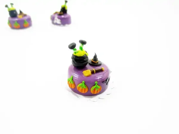 Dollhouse Miniature Food Halloween Cake 2 cm Bakery Seasonal Holiday 16680 - Image 2