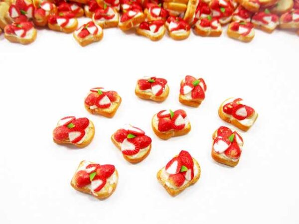 1:12 Dollhouse Food Strawberry Fruit Toast Breakfast Miniature Bread
