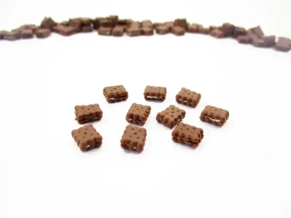 Loose Chocolate Biscuit With Creamy Fill-In Dollhouse Miniature Bakery - Image 2