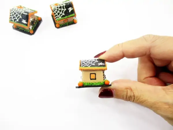 Dollhouse Miniature Halloween Gingerbread House Spider Web Holiday 15436 - Image 5