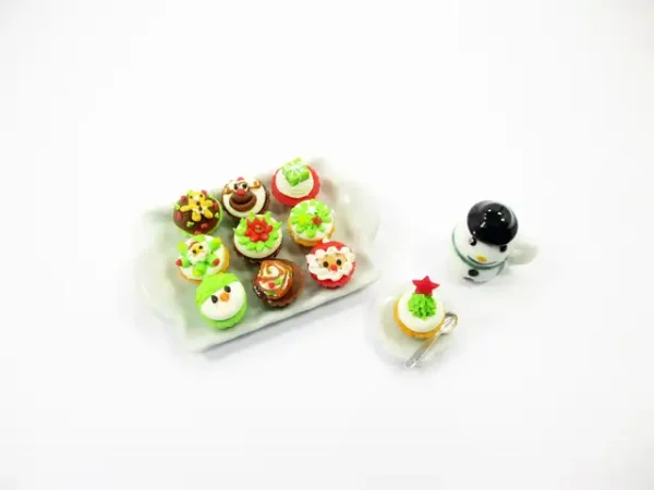 Dollhouse Miniature Food Christmas Cup Cake Snowman Seasonal Tiny Food 15485 - Image 2