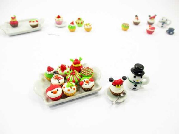 Dollhouse Miniature Food Christmas Cup Cake Snowman Holiday Dollhouse Food 15486