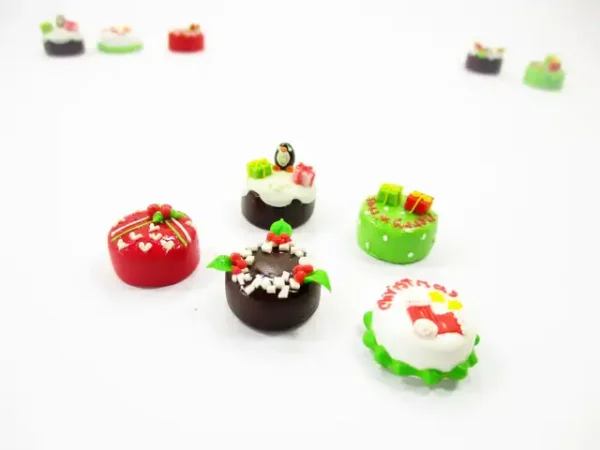 Dollhouse Miniature Food 5 Mini Christmas Cake 1.5 cm Seasonal Bakery 15487 - Image 3