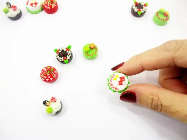 Dollhouse Miniature Food 5 Mini Christmas Cake 1.5 cm Seasonal Bakery 15487 - Image 5