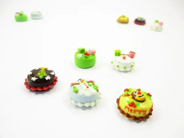 Dollhouse Miniature Food 10 Mini Christmas Cake 1.5 cm Seasonal Holiday 15489 - Image 5