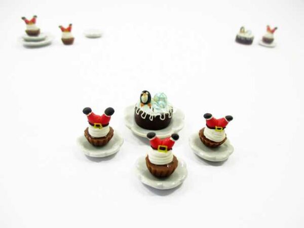 Dollhouse Miniature Christmas Holiday 1.5 cm Cake Cupcake Ceramic Plate 15500