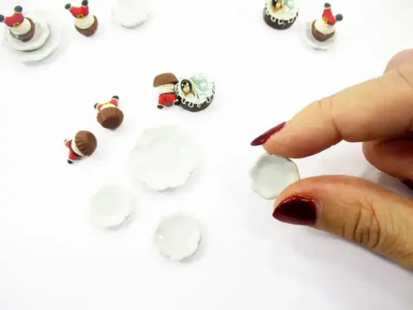 Dollhouse Miniature Christmas Holiday 1.5 cm Cake Cupcake Ceramic Plate 15500 - Image 4
