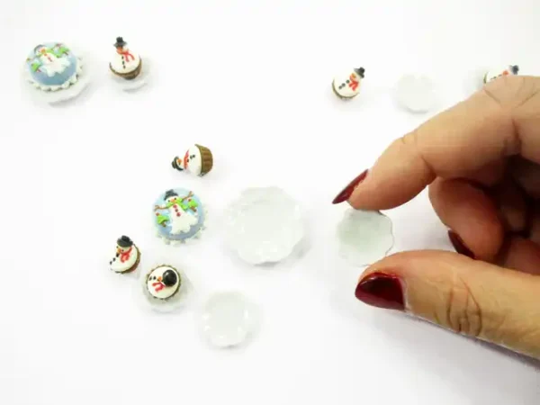 Dollhouse Miniature Christmas Holiday 1.5 cm Cake Snowman Cupcake Ceramic 15501 - Image 4