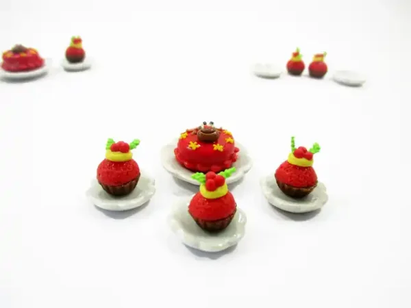Dollhouse Miniature Food Christmas 1.5 cm Mini Cake Cupcake Ceramic Plate 15503 - Image 2