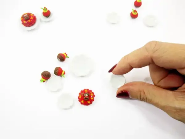 Dollhouse Miniature Food Christmas 1.5 cm Mini Cake Cupcake Ceramic Plate 15503 - Image 4