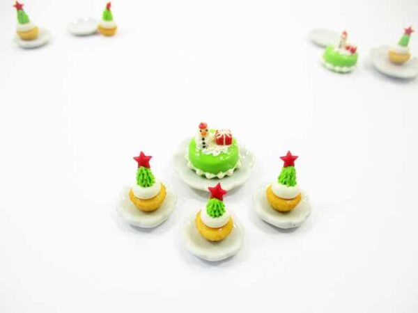 Dollhouse Miniature Food Christmas 1.5 cm Mini Cake Cupcake Ceramic Plate 15504