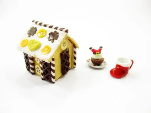 Dollhouse Miniature Food Gingerbread House Christmas Cupcake Seasonal 15866 - Image 2