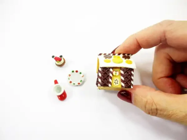 Dollhouse Miniature Food Gingerbread House Christmas Cupcake Seasonal 15866 - Image 4