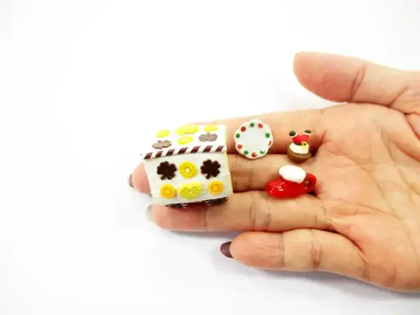 Dollhouse Miniature Food Gingerbread House Christmas Cupcake Seasonal 15866 - Image 5