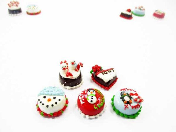 Dollhouse Miniature Food 5 Mini Christmas Cake 1.5 cm Seasonal Bakery 16105