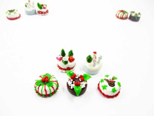Dollhouse Miniature Food 5 Mini Christmas Cake 1.5 cm Seasonal Holiday 16106