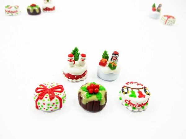 Dollhouse Miniature Food 5 Mini Christmas Cake 1.5 cm Seasonal Holiday 16109