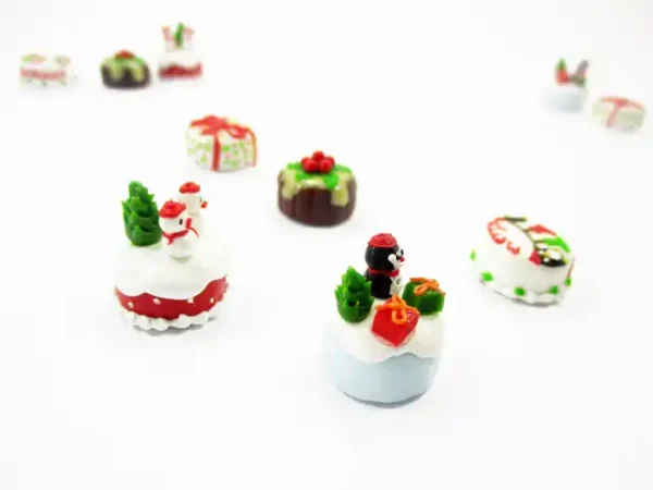 Dollhouse Miniature Food 5 Mini Christmas Cake 1.5 cm Seasonal Holiday 16109 - Image 4