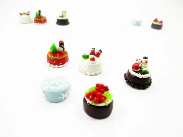 Dollhouse Miniature Food 5 Mini Christmas Cake 1.5 cm Tiny Bakery Supply 16110 - Image 3